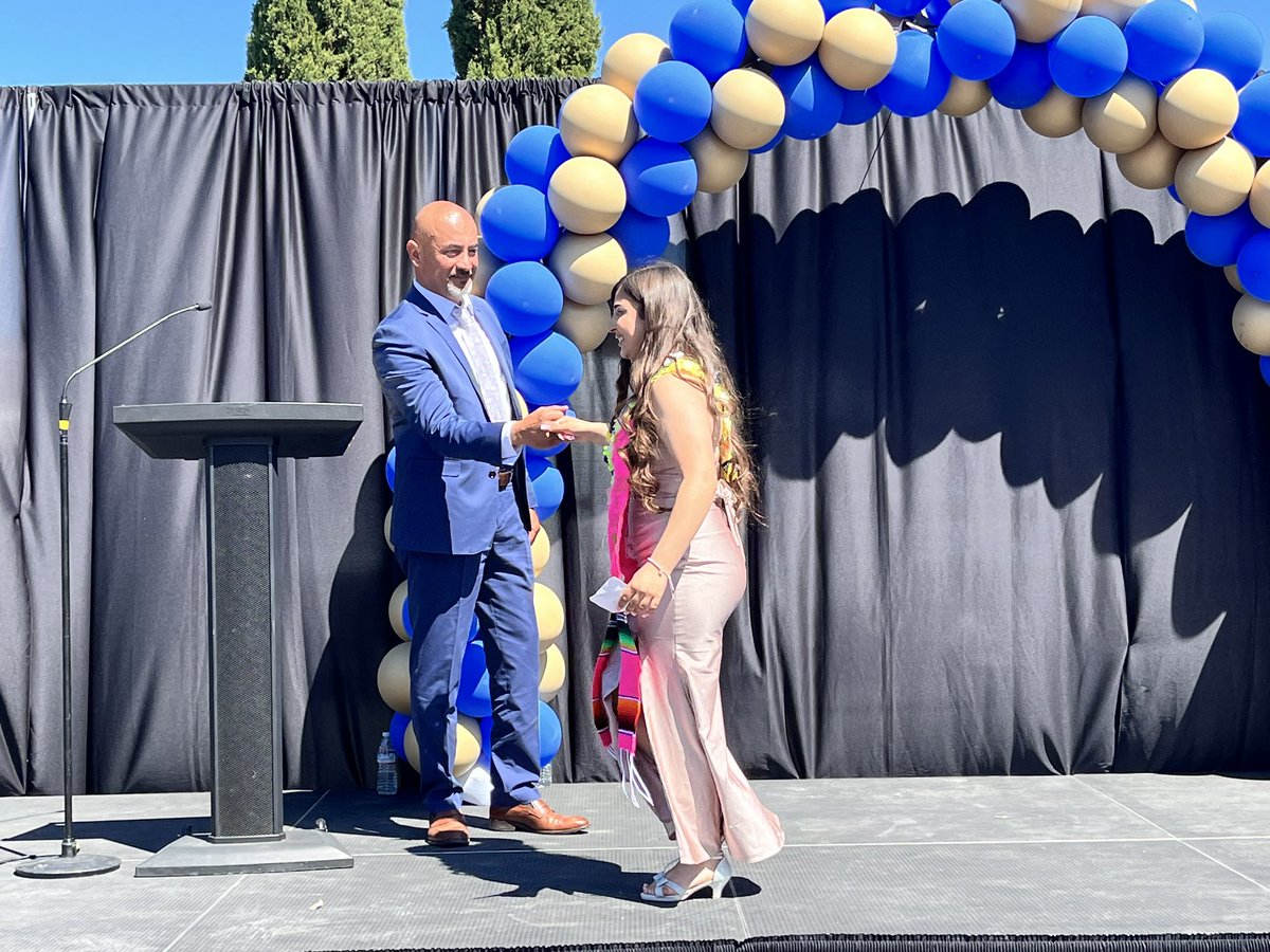 Aline H. Lee tweet media