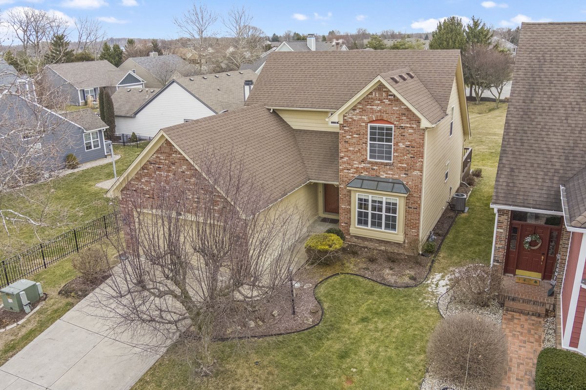 MikeSellsIndy's tweet image. New Listing Alert!! 😍 Fantastic home in #Noblesville close to #Morse Reservoir. 232 Chamberlain Cir. is conveniently located just around the corner from Harbour Trees Beach Club! Schedule your showing today!!! indybetterhomes.com/d8ra7h3b 
#homeforsale
#beautifulhomes