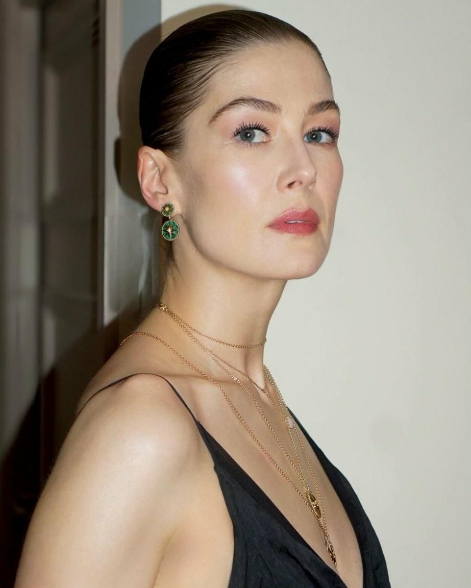 forcersei's tweet photo. saw a woman so beautiful i started crying https://t.co/l5nvHvvLox