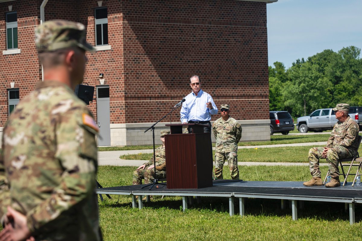 GovBraun's tweet photo. It was an honor to address members of the @NationalGuardIN 252nd Support Maintenance Company before they depart for Kuwait. Their work is critical to mission success. Thank you soldiers for your service and sacrifice to our great nation!
