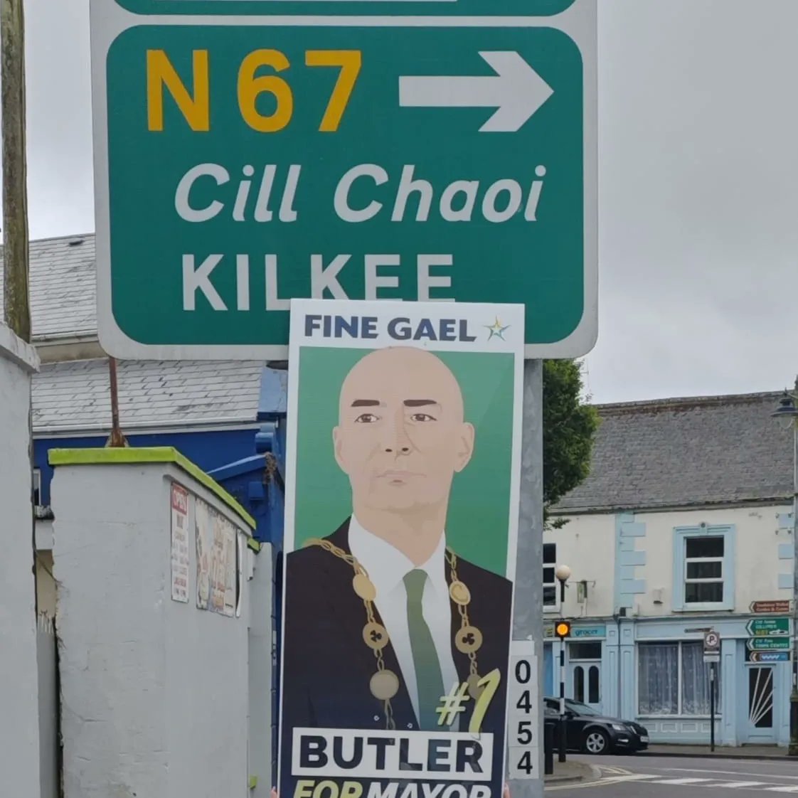 DanielButlerFG's tweet photo. Bank Holiday weekend we followed ye down to Kilkee!
#ButlerForMayor #MayorForAll #LimerickMayor https://t.co/1dpVzQ9X4j