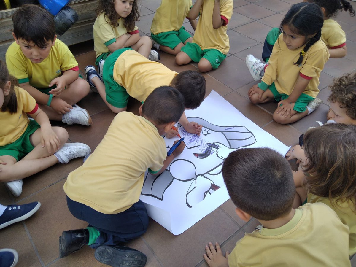 InfantNatzEsplu's tweet photo. Anem a gaudir d’alguns flaixos a la nostra Infantil avui dimarts! #I3Exploradors #StoryTime #Complementaria https://t.co/HTBDhOJVsV