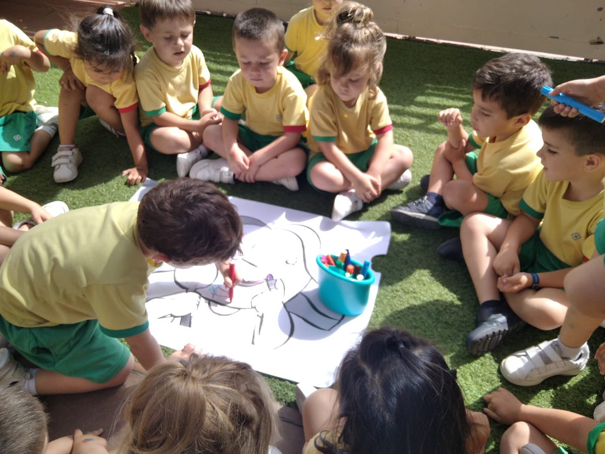 InfantNatzEsplu's tweet photo. Anem a gaudir d’alguns flaixos a la nostra Infantil avui dimarts! #l3Anxanetes #StoryTime #Complementaria https://t.co/WrHL1W8oXv