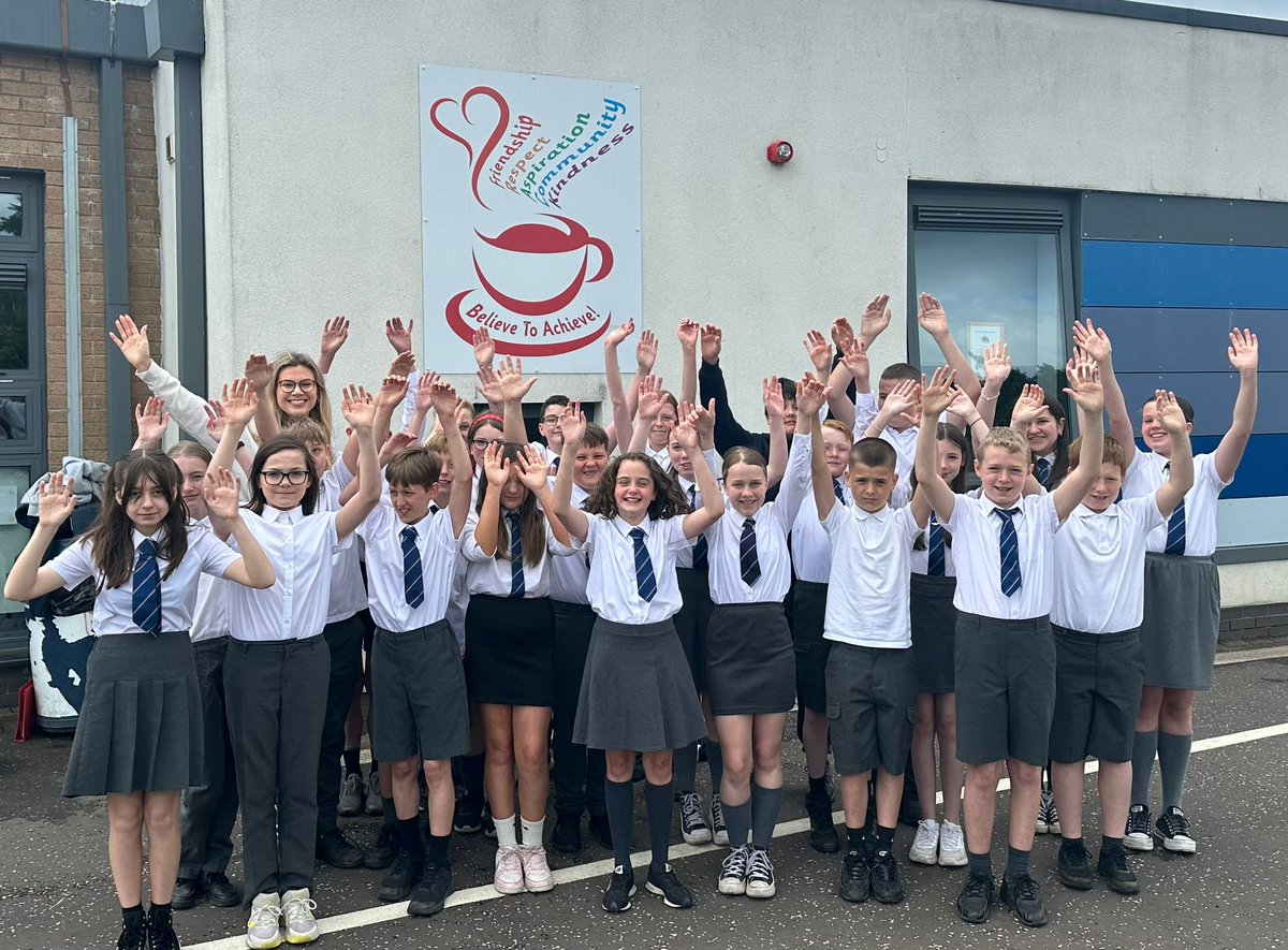 TodholmPs's tweet image. P7 were very lucky to be visited by @PoliceScotland today to learn about their drone camera equipment! 🌟 Some fantastic aerial photos were taken which we&apos;ll save for you to see during all of our leavers celebrations 😎 Thank you so much to the officers who led the activity! 😁
