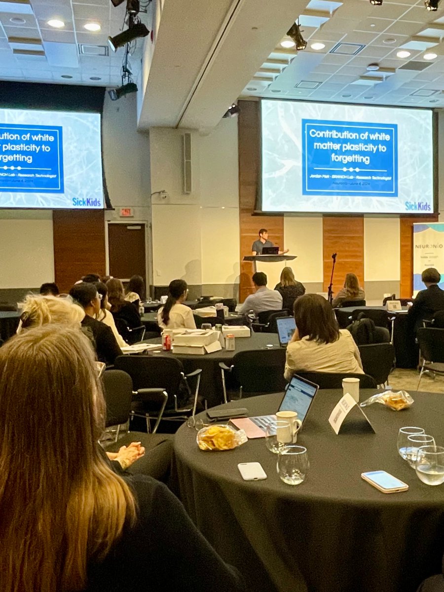 Krembil Brain Institute (@kbi_uhn) on Twitter photo Jordan Mak is a Research Technologist in <a href="/awheel_lab/">Anne Wheeler</a>'s lab <a href="/SickKidsNews/">The Hospital for Sick Children (SickKids)</a>, presenting on the 'Contribution of White Matter Plasticity to Forgetting.'
"Just as the brain needs to remember, it also needs to be able to forget optimally." -JM
#neuronto Jordan Mak is a Research Technologist in <a href="/awheel_lab/">Anne Wheeler</a>'s lab <a href="/SickKidsNews/">The Hospital for Sick Children (SickKids)</a>, presenting on the 'Contribution of White Matter Plasticity to Forgetting.'
"Just as the brain needs to remember, it also needs to be able to forget optimally." -JM
#neuronto