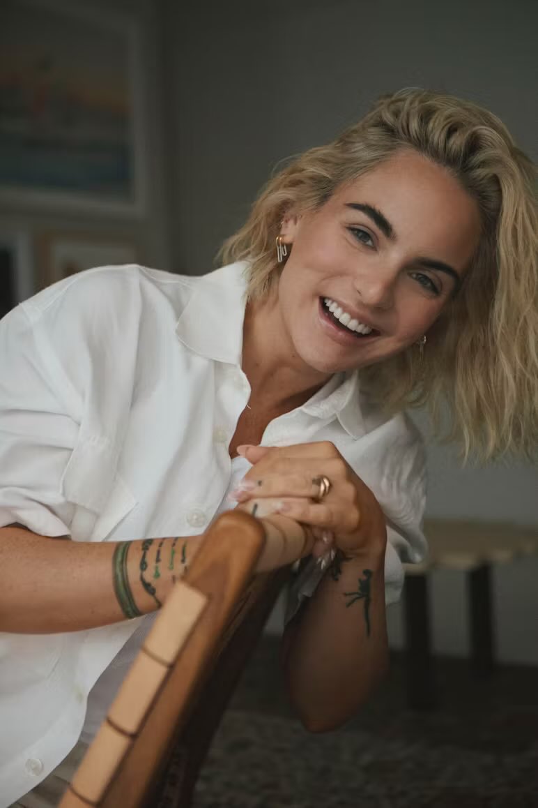 IAMJOJOdiary's tweet photo. JoJo for her new book Over the Influence.
Picture by Kenny Whittle https://t.co/p8dlIhJRwo