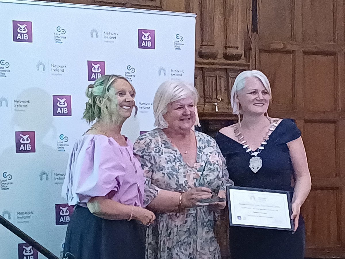 MonkeyCups1's tweet photo. #MonkeyCups #HQ buzzing today! β¨ Congrats @MailoPower awarded @NetIrlWaterford Branch Networker of the Year Award & Established Businesswoman of the Year Award 2024 β¨ We are so proud of you! π€©
@Network_Ireland #supportedbyAIB #stepahead @LEOWaterford @WaterfordCastle https://t.co/ISTMkaWjhL