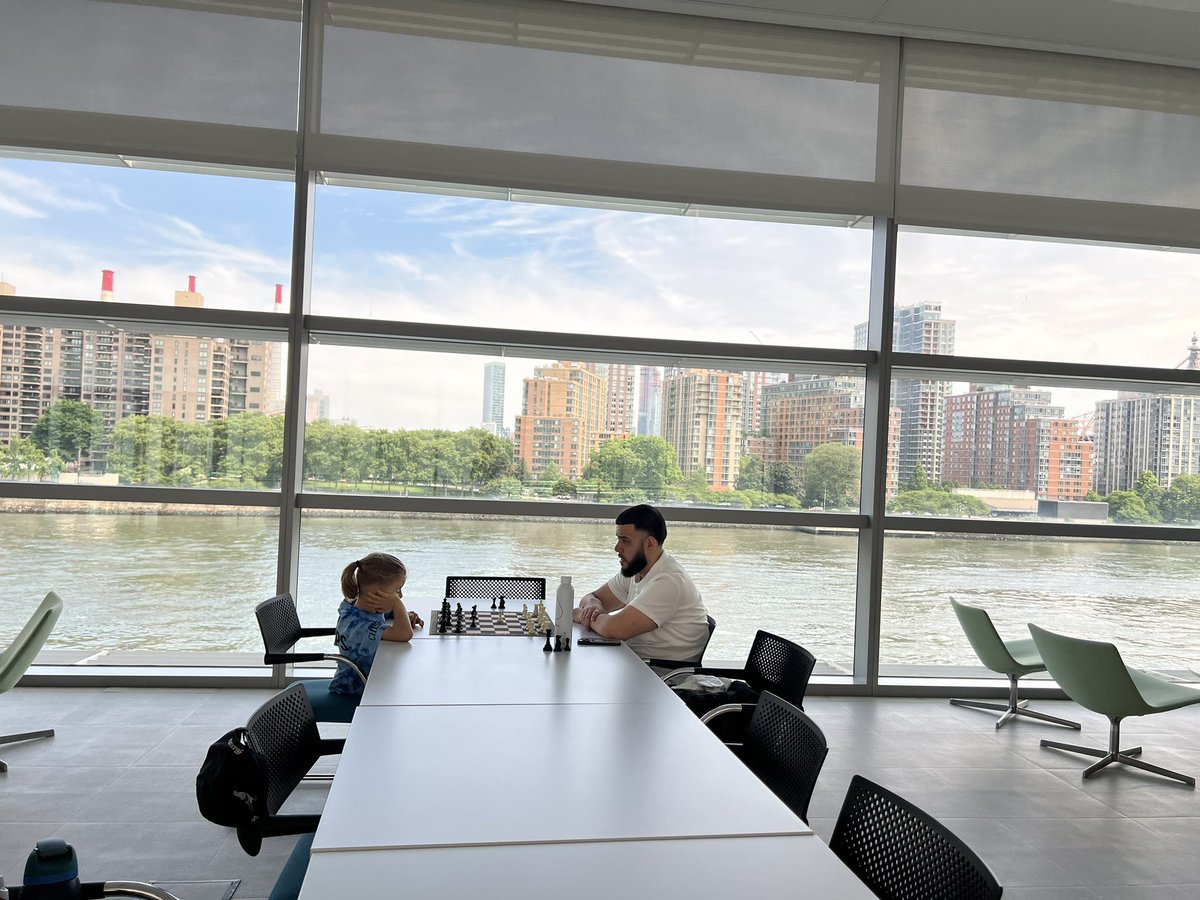 CoachShawnMar's tweet image. Teaching and inspiring my students in chess is more than just moving pieces, it’s about building confidence, strategy, and a love for the game. Watching them grow and succeed is the greatest reward. #ChessCoach #InspireYouth  #TeachingChess
#chess #chessmaster #ShawnMartinez