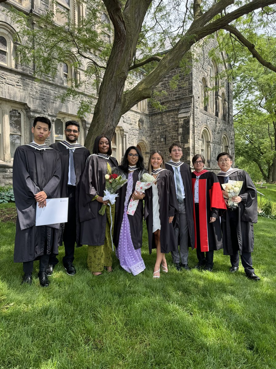 MUI_UofT's tweet photo. Big smiles today at convocation! We’re so proud of everything this cohort has accomplished these past two years. 

Congratulations to the MUI Class of 2024! 🎉 https://t.co/X0pu33tmZd