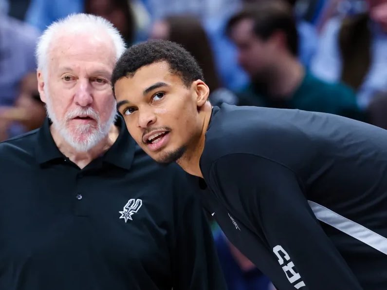 esidery's tweet photo. The Spurs are exploring the idea of potentially packaging Nos. 4 and 8 overall to move up with the Hawks to No. 1, per @DraftExpress.

Hawks head coach Quin Snyder is reportedly a fan of Donovan Clingan, who Atlanta could secure in a trade-back scenario with San Antonio. https://t.co/sssDUjMUDi