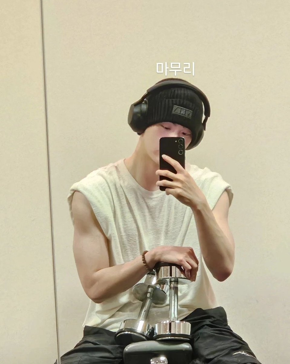 when they're BOTH insane 🤣
#문수아/#윤산하