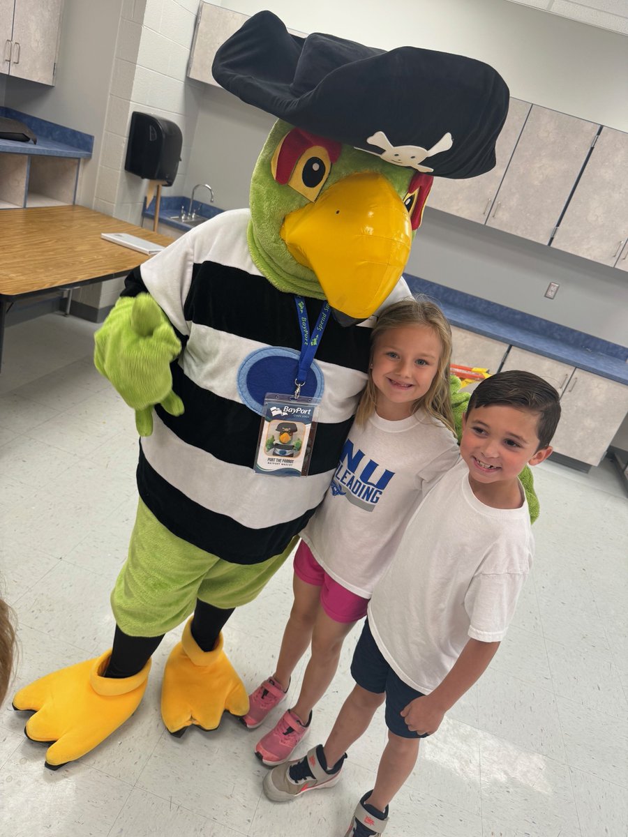 Congratulations to our BayPort’s Super Savers that saved more than 50% of the school year! These students were recognized for their outstanding efforts! It’s never too late to open a BayPort Student Account here at Seaford!