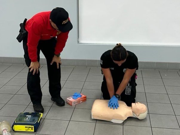 MedleyPolice's tweet photo. Thrilled to collaborate with Miami Springs PD today, empowering officers with crucial first aid training. Working together for safer communities! 💪🚔 #CommunityFirstAid #MiamiSpringsPD https://t.co/iT3zooLLa5