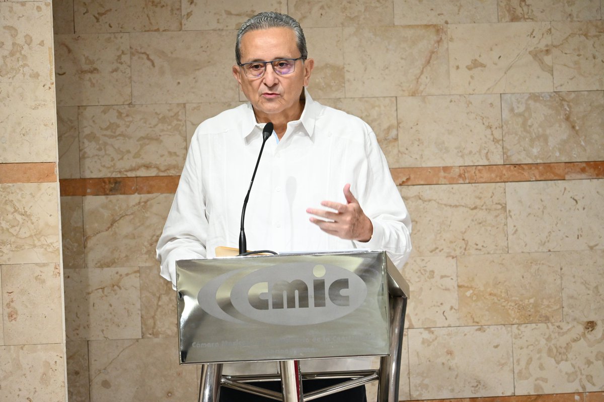 CMICYucatan's tweet photo. El presidente de la CMIC Yucatán, Raúl Monforte González, dijo que ya envió un mensaje a Joaquín Díaz Mena para reunirse y ponerse a trabajar en lo que será su plan de gobierno.

Lee la nota en nuestra #NotaDelDía 
https://t.co/KIZg99AlKI

La publicación original es de Quadratín. https://t.co/45fmQjuUh9