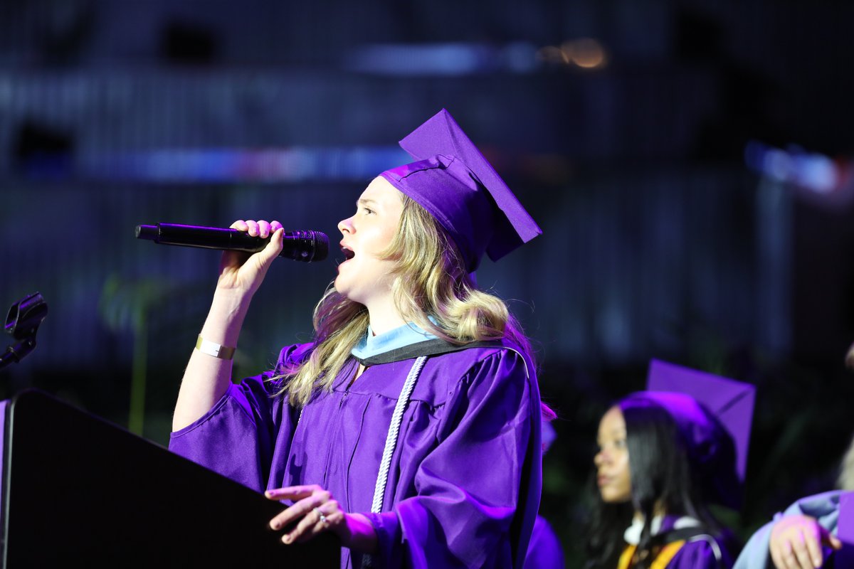 Hunter_College's tweet photo. Soon to be #HunterGrad Danielle Bowen (MSEd) delivered a stunning rendition of the National Anthem at @Hunter_College’s 227th Commencement Ceremony at @BarclaysCenter! #HunterGrad2024 https://t.co/Jtm1yvjHor