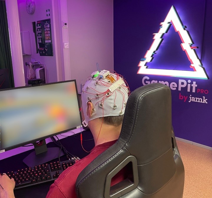 ReCLaboratories's tweet image. 🕹️🕹️Who says that one can’t acquire #EEG while playing e-sports? Latest recordings from @JYUsport_health @JAMK, @gamepitbyjamk @sportbusinessbyjamk! #MEACS #ReCBioengineering 🎮🎮