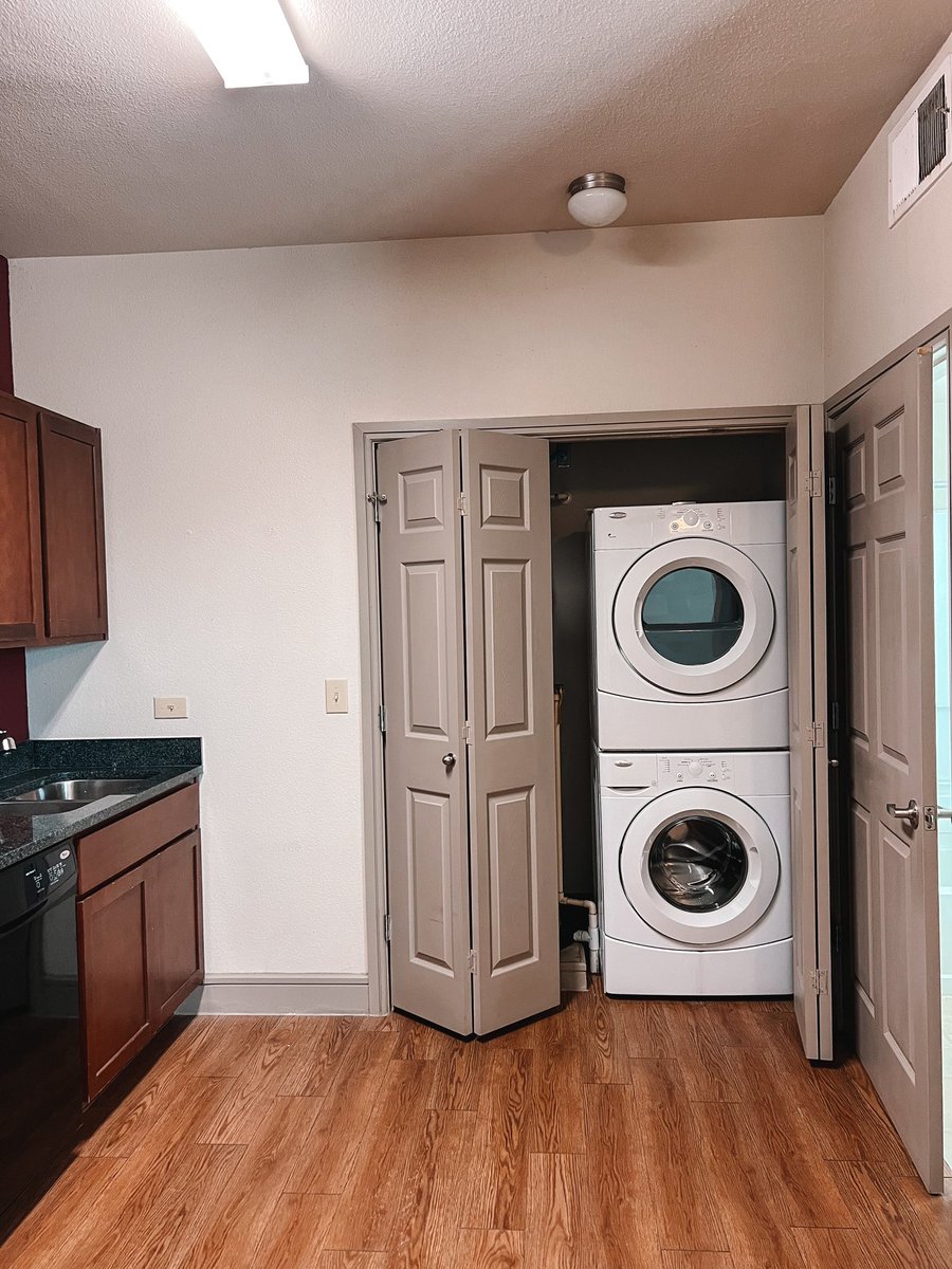 CampusVillageCS's tweet photo. ✨Tour Tuesday✨
Check out a few pictures of our Studio Sm!🙌🏻This floor plan is perfect for someone who wants a smaller unit with plenty of space for one person.😊 Our Studio Sm includes all the furniture seen!🤩 #floorplan #cvcs #lifeisbetteratthevillage https://t.co/vwPxgVKRNU