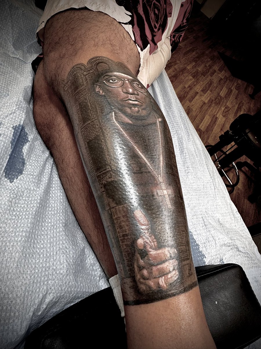 LaithHakeem's tweet photo. NEW TATTOO!!! 

Big L, Harlems Finest - Tattoo
-
DM me or @atlasinktoronto to book your next tattoo!
-
#tatt #tattoo #torontotattoo #BigL #BigLTattoo #BigLPortrait #realismportraittattoo #portraittattoo #amazingtattoos #tattooed
#biglharlemsfinest https://t.co/rrVuEZwdwg
