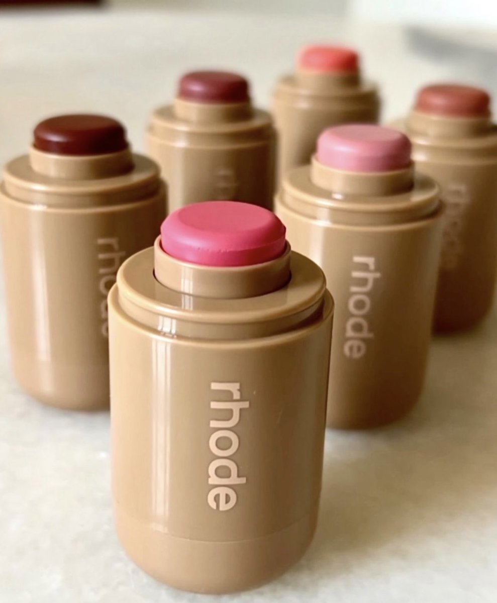 thisrhode's tweet photo. all a girl needs is rhode ✨️ https://t.co/uKGCGE4q8s