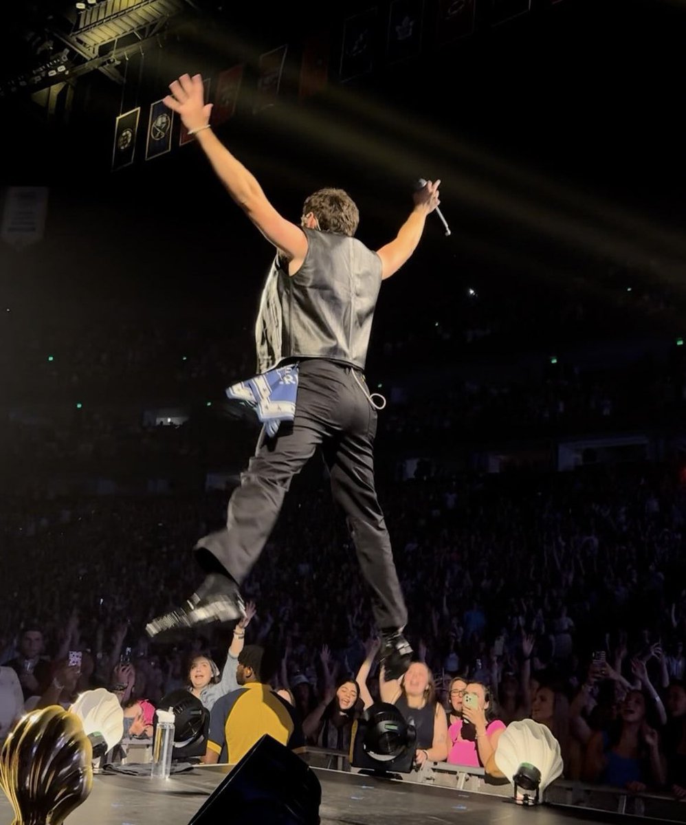 he has NO songs that require him to do all this