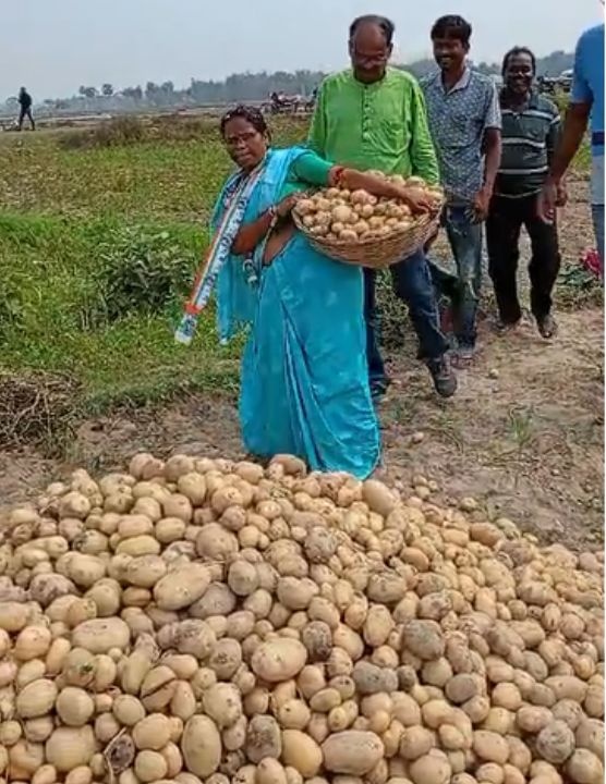 ambedkariteIND's tweet photo. Dalit women leader Mitali Bag won from Arambagh Loksabha Constituency, West Bengal. Congratulations 🎉 https://t.co/e1jqKbg7of
