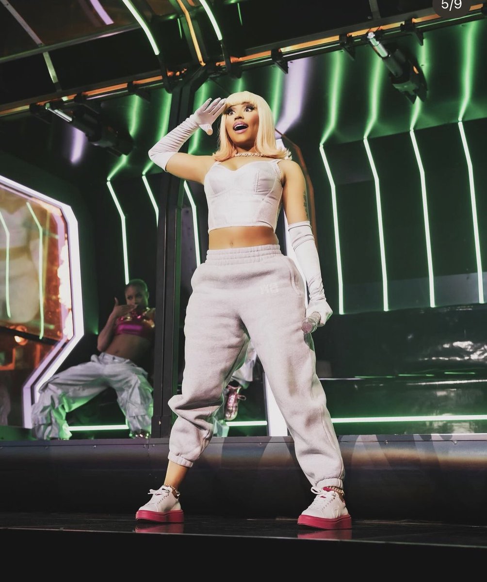 shesthat4oreign's tweet image. Pound The Alarm
Your love 
Hold Yuh 
🙌🏽💞 #LEG2