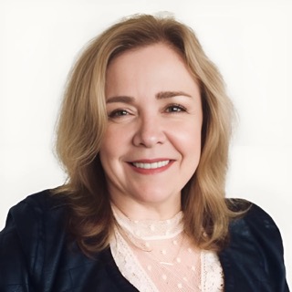 KarboCo's tweet photo. KC CEO, @juliekarbo, was recently featured in an article in @AuthorityMgzine, sharing her journey through the world of #techPR and how publicists can shape influential leaders. Read more 🔗https://t.co/BIolWe9xKE
#karbocom https://t.co/mQr6QvdpcD