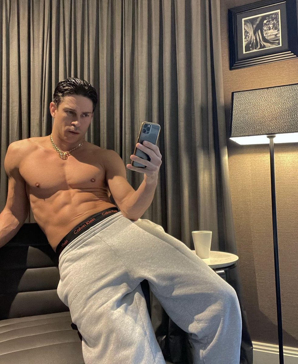 OfficialPLT's tweet photo. The real reason we’re all watching #LoveIsland 👀😮‍💨 https://t.co/RXAuqdUQBT