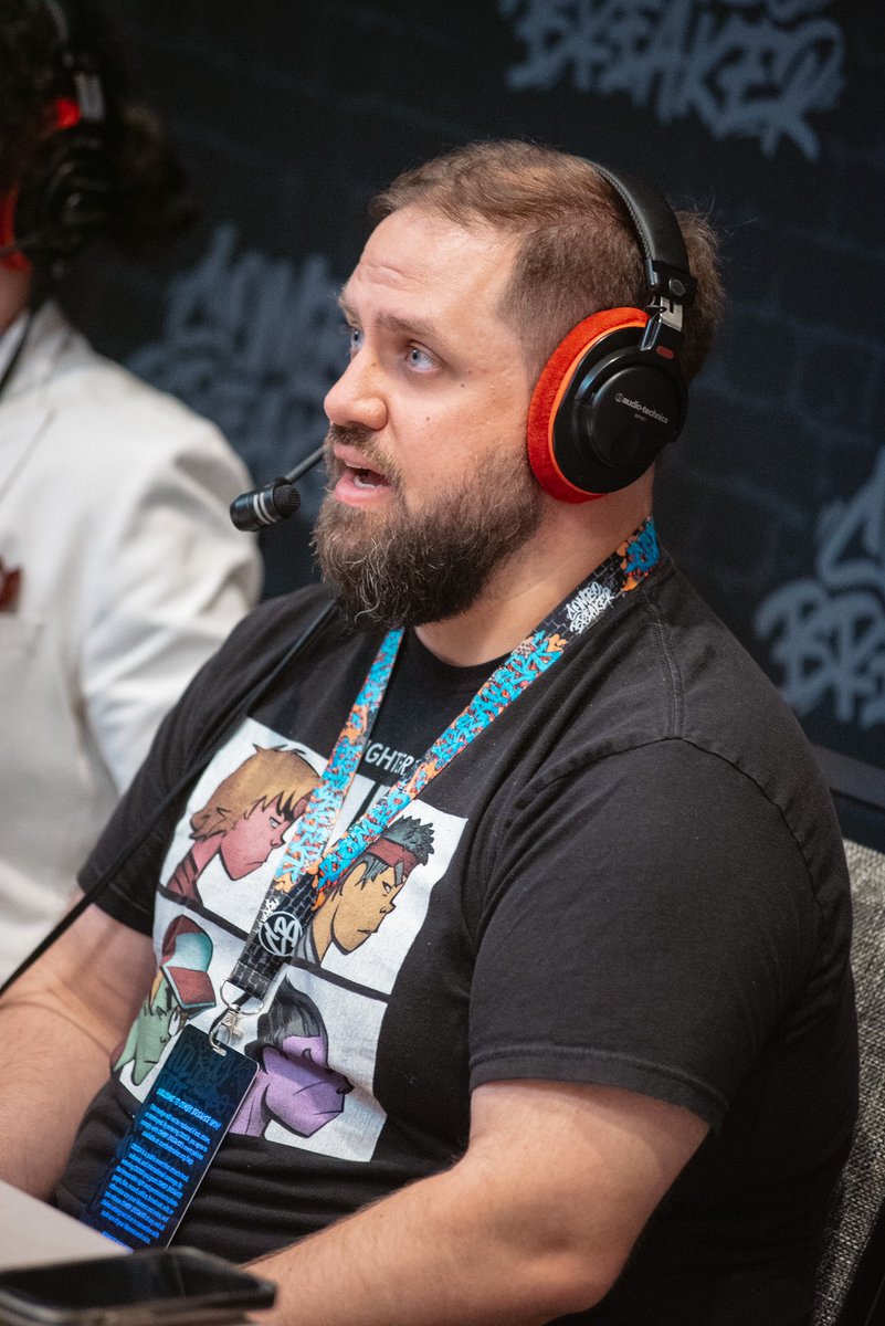 The only shot of me I’ve seen so far from the event, but it’s me doing something I rarely get to do. Thank you <a href="/bluerosetori/">tori</a>!