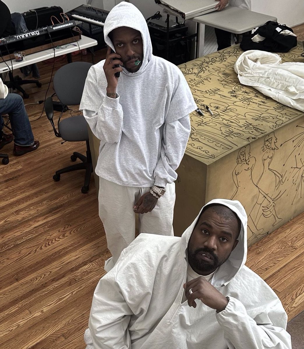 DmvMusicPlug's tweet photo. Baltimore’s Young Moose links up with Kanye West after going viral for Kanye posting him 🔥 https://t.co/spalqYDPXS