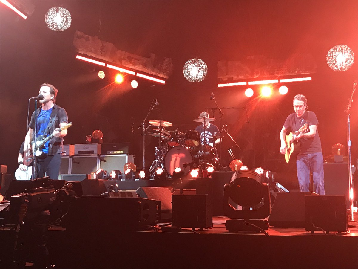 theboytemps's tweet photo. Something of a long shot @PearlJam but it’s been 28 years since you played #InMyTree in the U.K. and it’s never been played in Manchester. I only mention it in case you fancy making a couple of recently turned 50 yr olds very happy on the 25th of this month @Stevehughes1000 ❤️🉑 https://t.co/2TiRd0uIPc