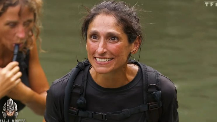 NewsTVReal's tweet photo. La réaction de Denis, face à l'explosion de Léa qui vient de gagner les poteaux, ne me fera jamais pas rire. #KohLanta https://t.co/06Tp7jh9D1
