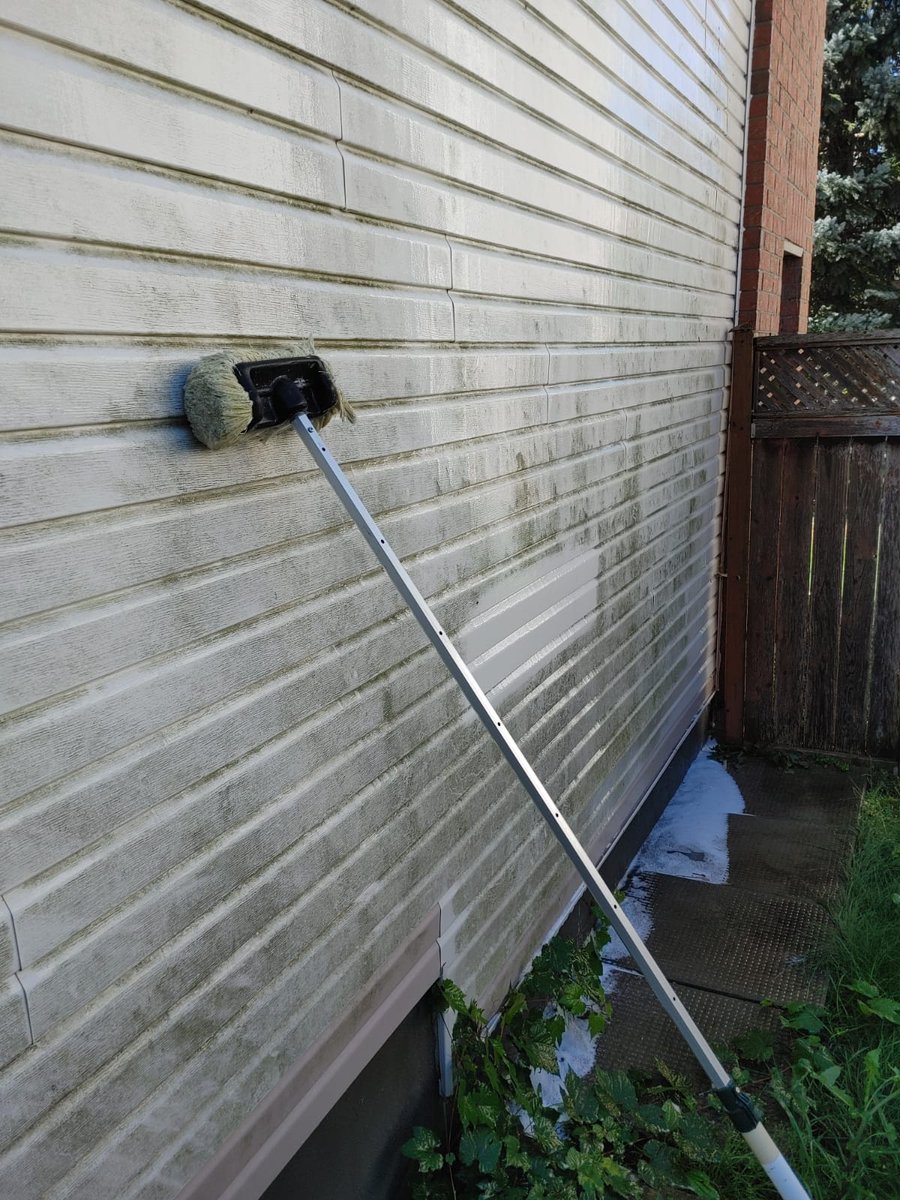 GlassMateWindow's tweet photo. 🧽💦Transform your home with a fresh, clean look! 🪟🫧🧹🏠

Before &amp; After 

Give us call! 😀
📲613-324-1111
✉️info@glassmate.ca
🌐https://t.co/Cq9vWLcN7g https://t.co/QzI7kvSKZg