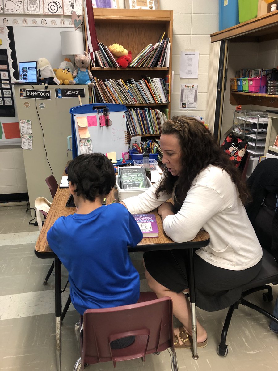 KymHarjes's tweet photo. Conferring and Small Group Instruction woven in throughout Reading & Writing ~ each craft move is done with intention to best meet the needs of students ❤️ #instructionalcoaching #labclassrooms https://t.co/gKetTIzXRs