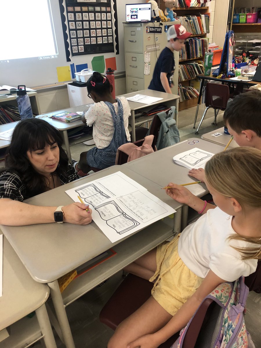 KymHarjes's tweet photo. Conferring and Small Group Instruction woven in throughout Reading & Writing ~ each craft move is done with intention to best meet the needs of students ❤️ #instructionalcoaching #labclassrooms https://t.co/gKetTIzXRs