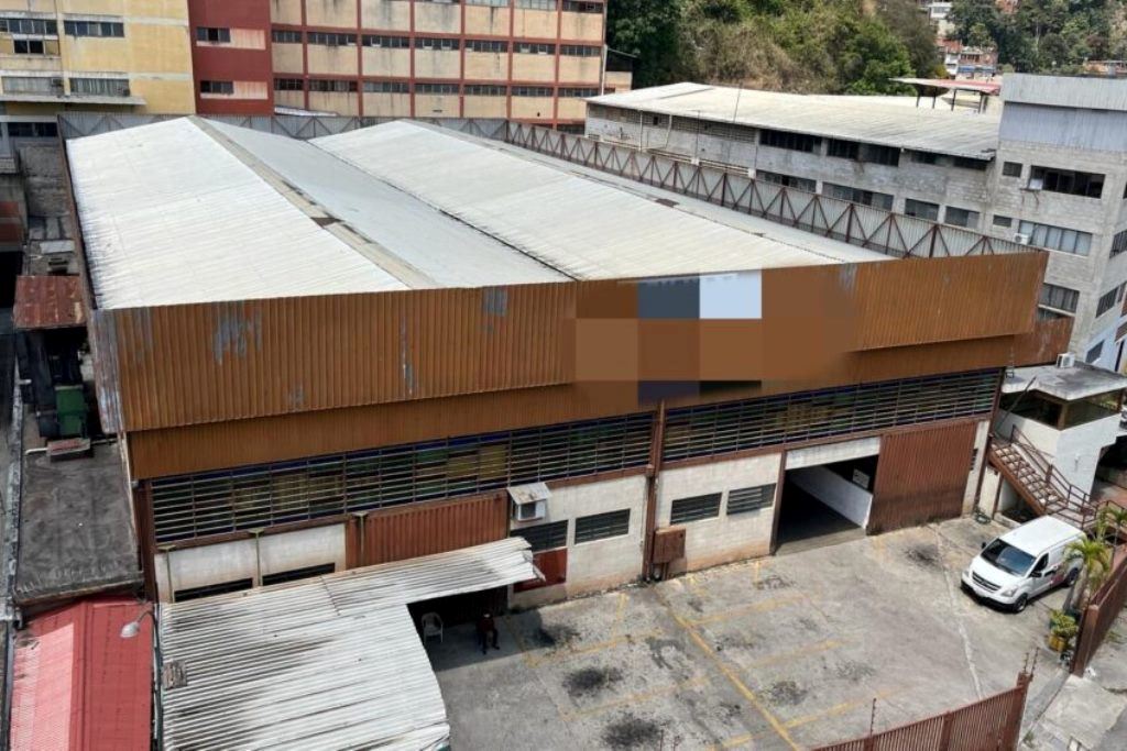 seturinca's tweet photo. SE VENDE GALPÓN INDUSTRIAL CON OFICINA Y LOCAL COMERCIAL DE 3500 MTRS2 EN GUAICAY

🔹Posee:

3500 mtrs2
 13 puesto de estacionamiento 🚙

20 amplias oficina y áreas de showroom con capacidad para más de 300 empleados

Para visitar este inmueble escribirnos un mensaje privado  📲 https://t.co/iBSSgwwHbG