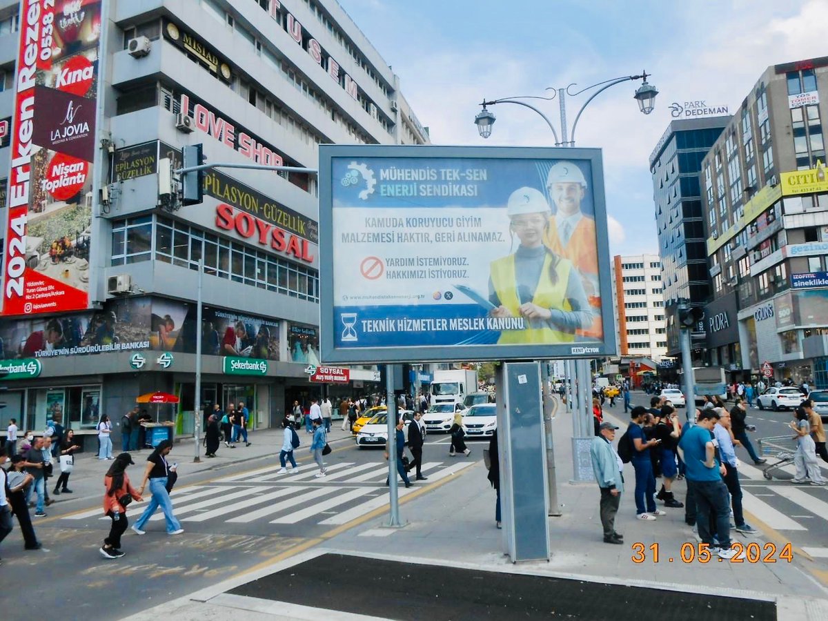 Değerli Meslektaşlarımız;
Teknik Hizmet Sınıfı çalışanları için Meslek Kanunu talebimiz ve Koruyucu Giyim Malzemesi hakkımız için Ankara’da bir çok noktada billboardlarda ilan vermiş bulunmaktayız. Bu konuları ve teknik hizmet sınıfı çalışanlarının tüm haklı taleplerini sık sık