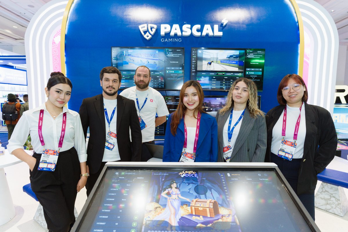 _PascalGaming_'s tweet photo. 🇵🇭 #Manila brought the heat at #SiGMAAsia Day 1!

💙 #PascalGaming's stand was buzzing with energy thanks to all the incredible visitors.✨

📍Don't miss us tomorrow! Come visit us at stand D807 tomorrow for a closer look at our latest products, and what's on the horizon. https://t.co/d1yYXsDzqU