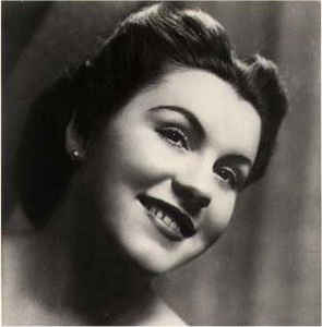 AmiciMusicae's tweet photo. #taldiacomohoy de 1920 nace Fedora Barbieri, mezzosoprano, en Trieste. Debutó en 1940 en el Comunale de Florencia como Fidalma, aunque destacó en papeles como Azucena, Carmen, Ulrica, Eboli o Laura. Participó en el film Cavalleria Rusticana de F. Zeffirelli #amicimusicalendar https://t.co/GlG1OMtCqi