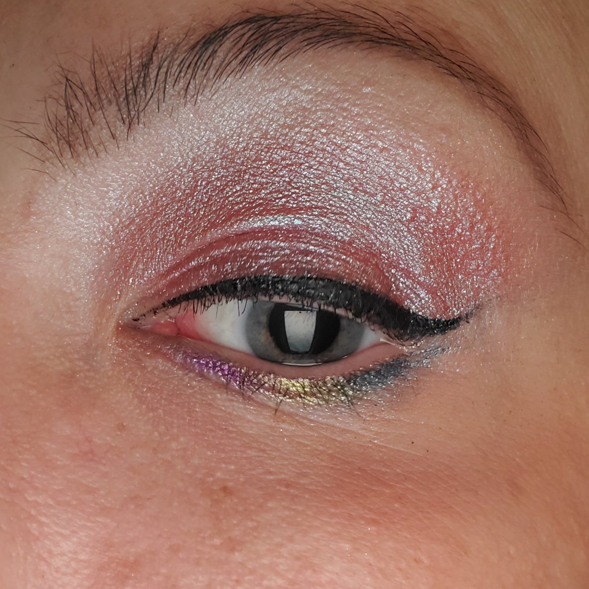 debsugar's tweet photo. pan eyes
#PrideMakeup
(please ignore the WILDLY dilated pupil; I just went to the ophthalmologist.) https://t.co/hTz9oydXRo