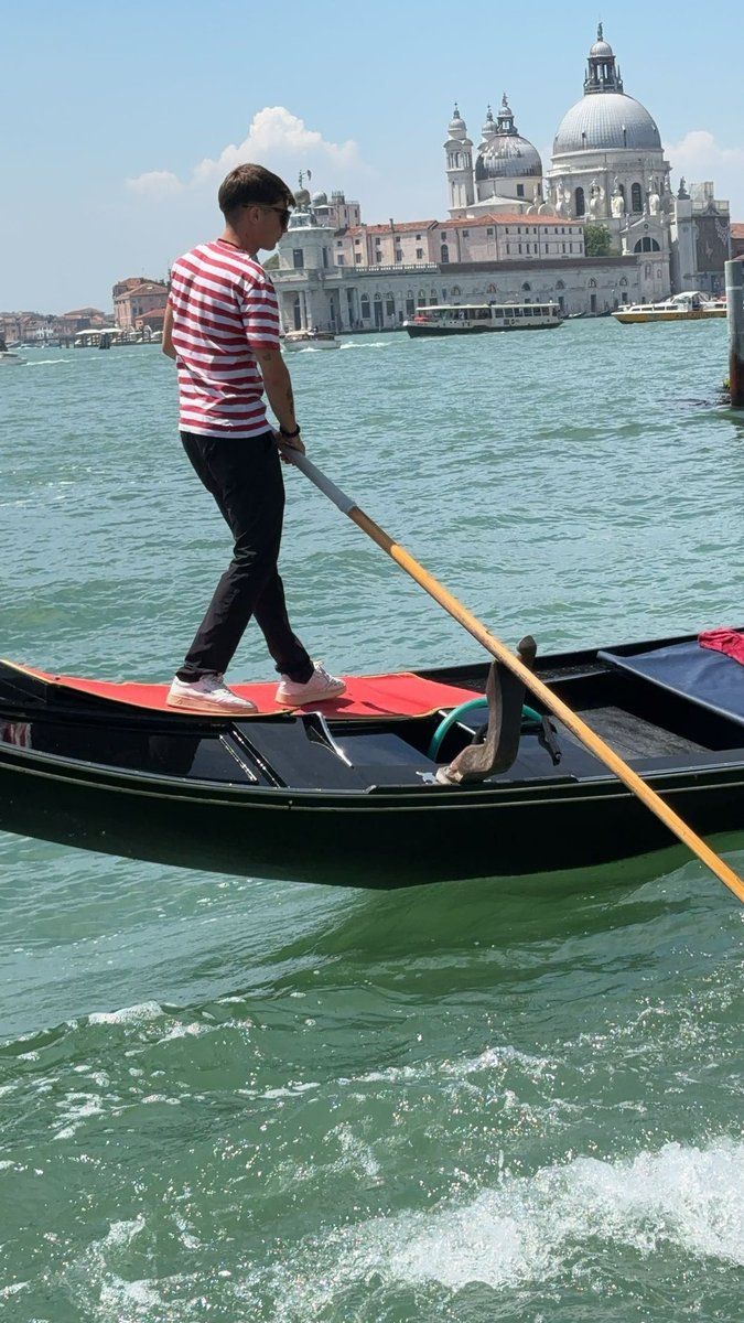 teenbruce's tweet photo. Venice has not disappointed 🇮🇹 https://t.co/a9IC5PnOjV