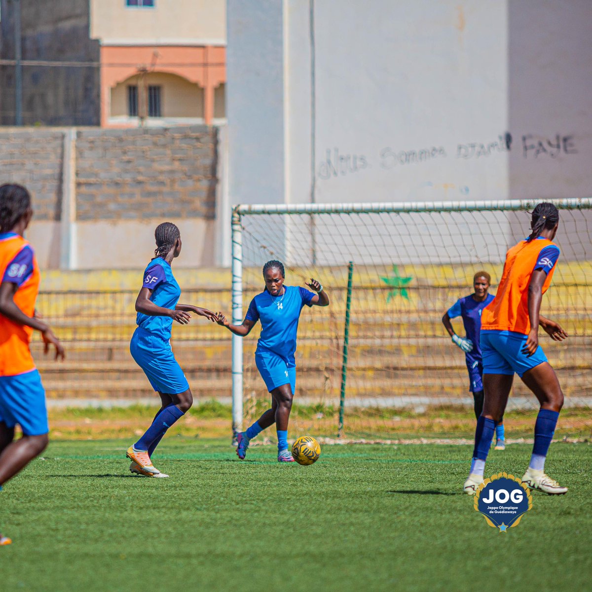 JOG_SPORTS's tweet image. Le ballon reste toujours au centre de l'attention...
🩵💛✌🏽⏳⚽️
#footlocal #jog