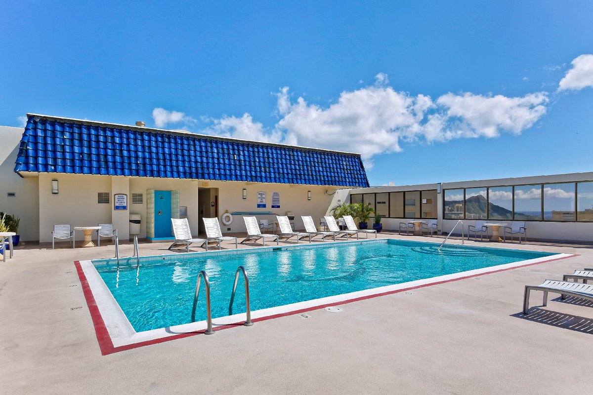 CarvillSIR's tweet photo. New Listing | 400 Hobron Ln., #3605, Honolulu 

1 bed | 1 bath | 681 sqft. | $625,000

Experience luxury living in this high-floor 1 bed, 1 bath condo with Diamond Head and ocean views. Contact Nancy Young-Vieira. Visit: https://t.co/itRBsTsq2I

#carvillsir #oahurealtor #waikiki https://t.co/oI7s0jNFuU