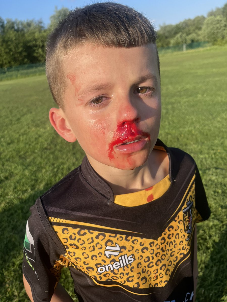 6 tries tonight(5 cover tackles round the legs defo not taught him that 😂)4 certificates and 1 good snotty nose.keep going champ ❤️
