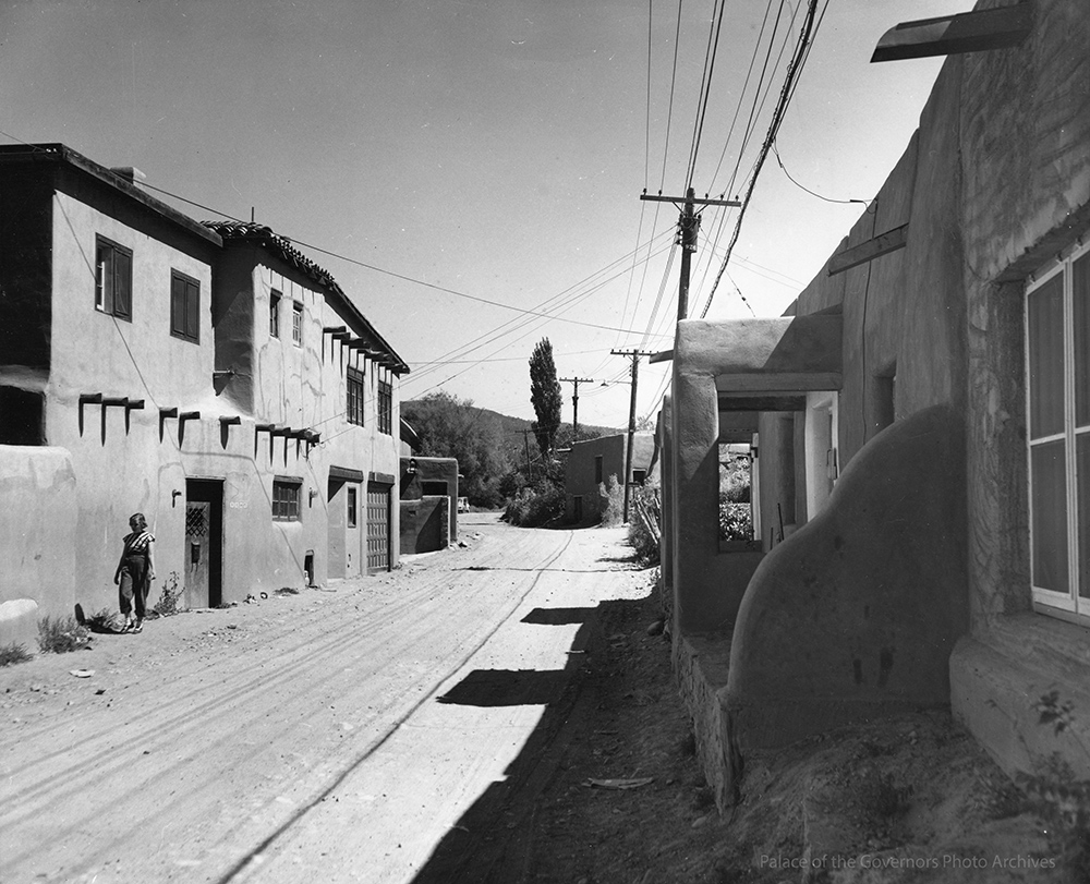 #CanyonRoad with the Vigil House on the left, #SantaFe, #NewMexico, 1950?
(POG 056432)