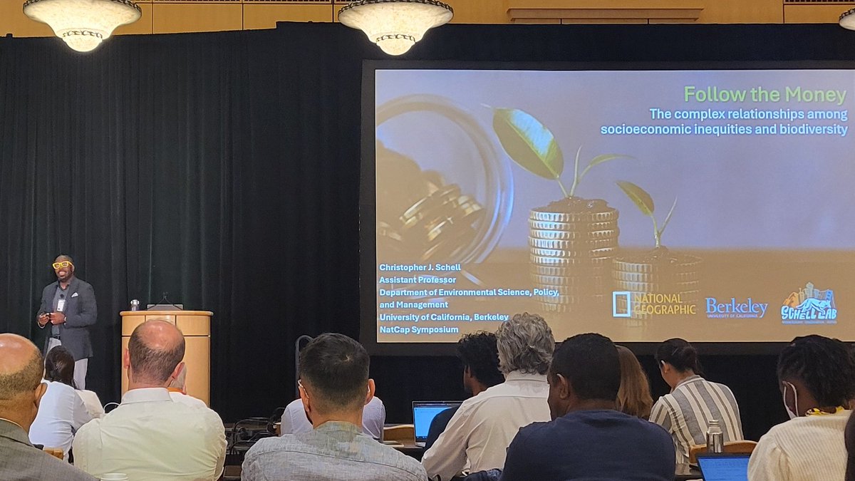 Great start to the <a href="/NatCapProject/">Natural Capital Project</a> #symposium with a very inspiring and energetic talk by <a href="/UrbanSchell/">Christopher Schell</a> on my favorite topics: #cities and #biodiversity