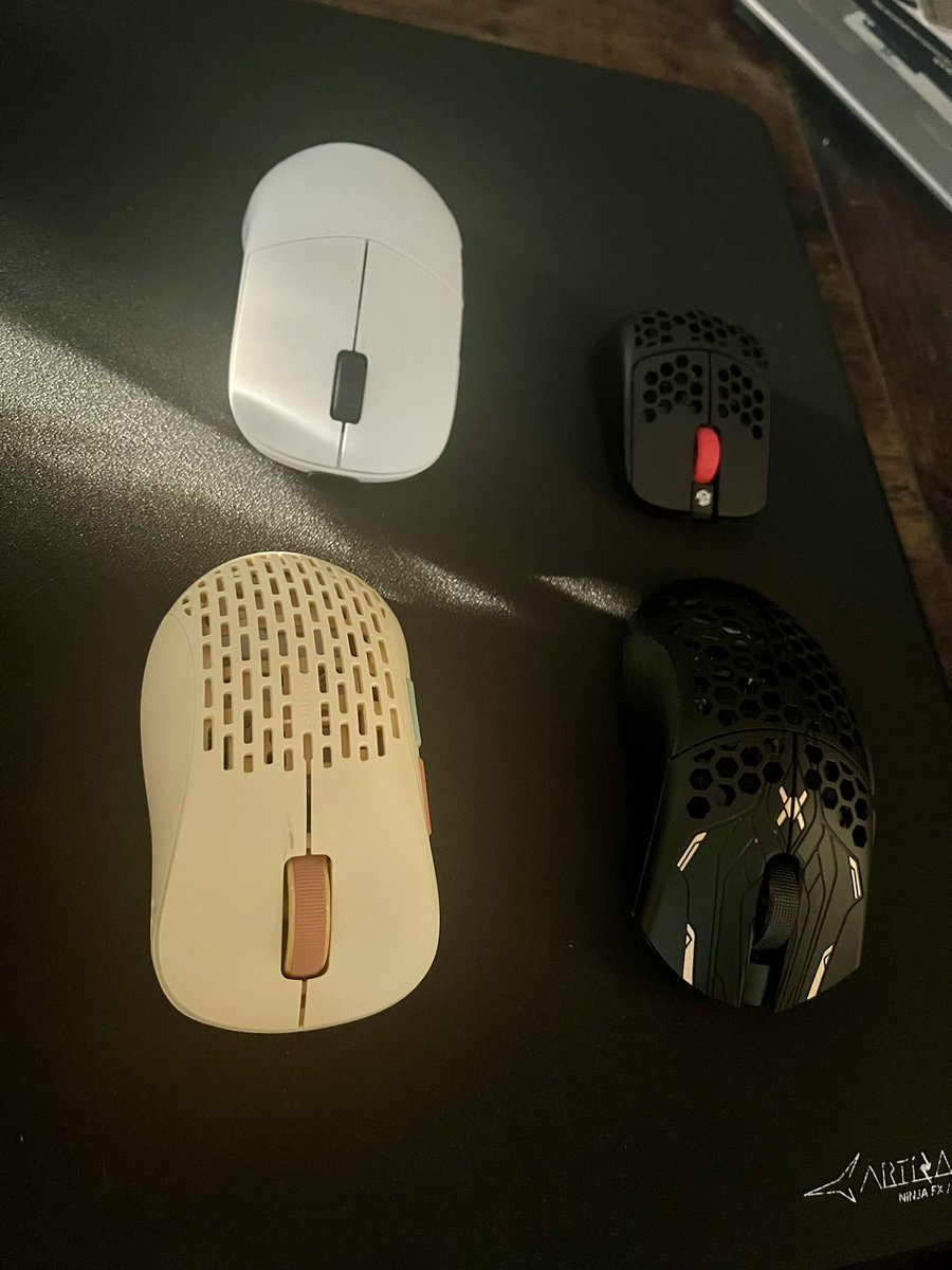 crohmbs's tweet photo. SELLING MICE 🗣️💯😤

- Finalmouse UltralightX Lion (barely touched, maybe 10 hours of use no problems found)

- G-Wolves HSK Pro Ace (basically new, literally barely used)

- Pulsar Xlite V2 Mini (Under 10 hours of use)

- Endgame Gear XM2WE (like actually barely touched) https://t.co/kXSofa4wRv