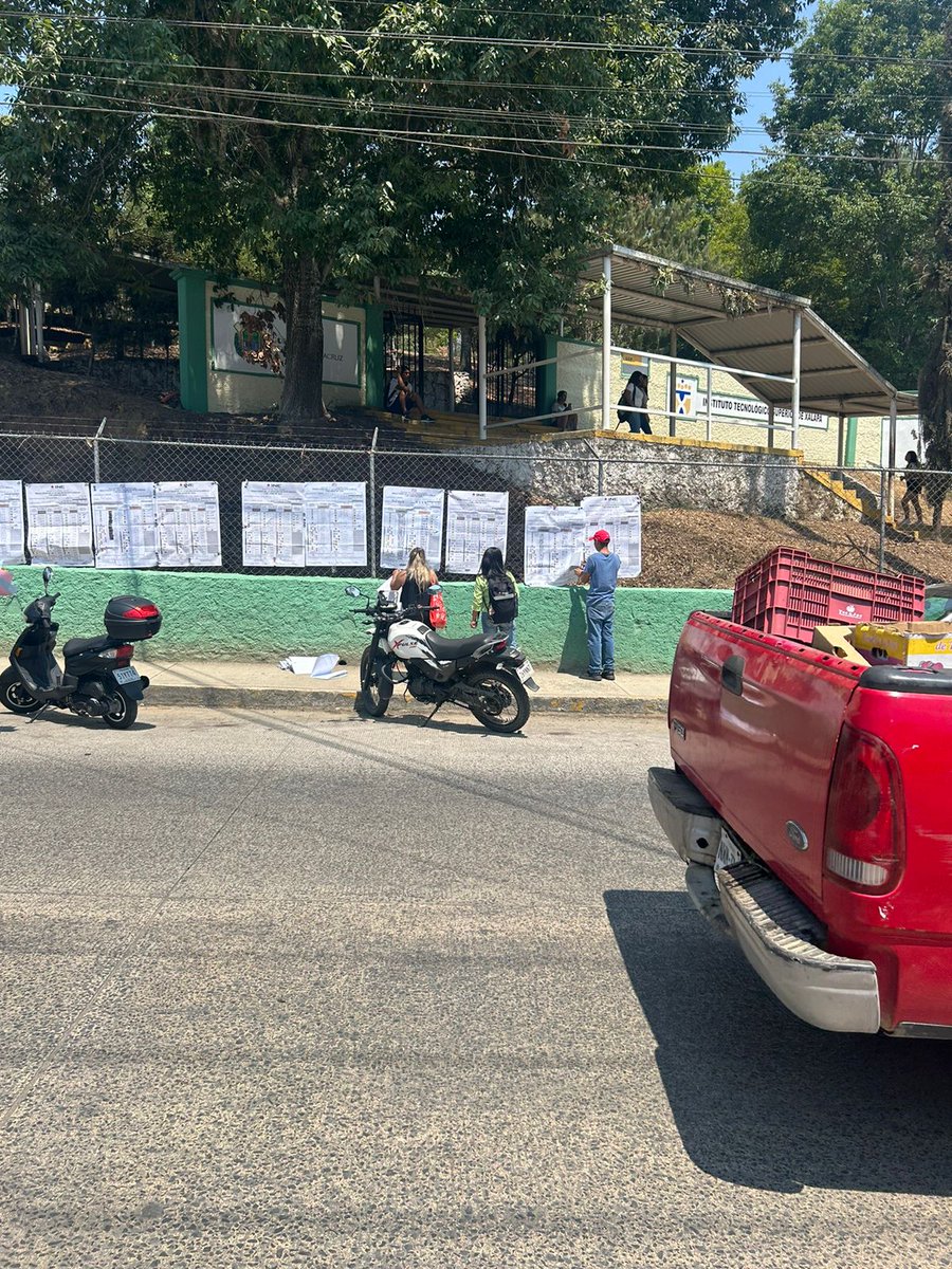 Raul Diaz Diez (@rauldiazdiez) on Twitter photo Un ejemplo:
Están quitando las sábanas del tecnológico de #Xalapa
Quieren ocultar su #FraudeElectoral en #Veracruz a como dé lugar 😡
Son un asco <a href="/ople_Ver/">OPLE Veracruz 🗳️</a> <a href="/INE_Veracruz/">INE Veracruz</a> Un ejemplo:
Están quitando las sábanas del tecnológico de #Xalapa
Quieren ocultar su #FraudeElectoral en #Veracruz a como dé lugar 😡
Son un asco <a href="/ople_Ver/">OPLE Veracruz 🗳️</a> <a href="/INE_Veracruz/">INE Veracruz</a>