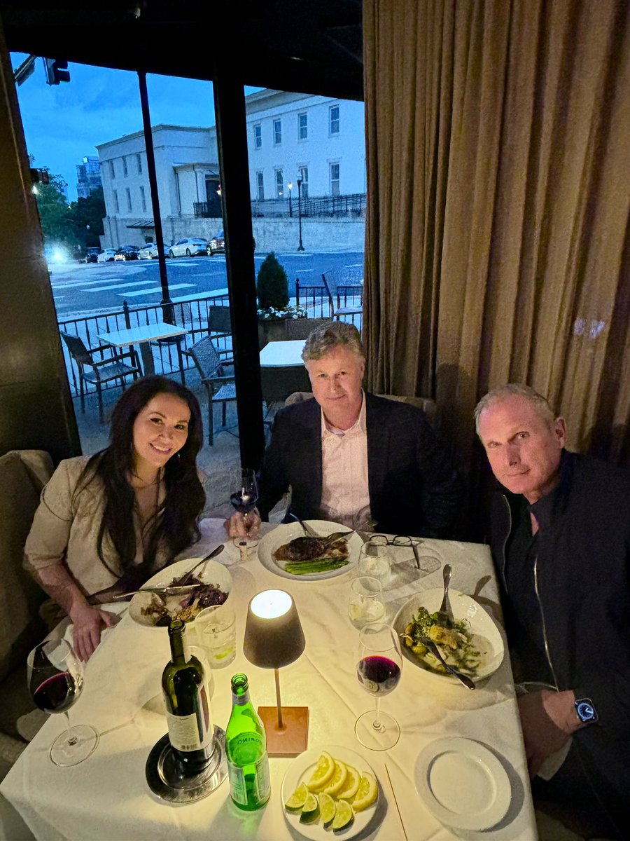 Chrissy Newton tweet media