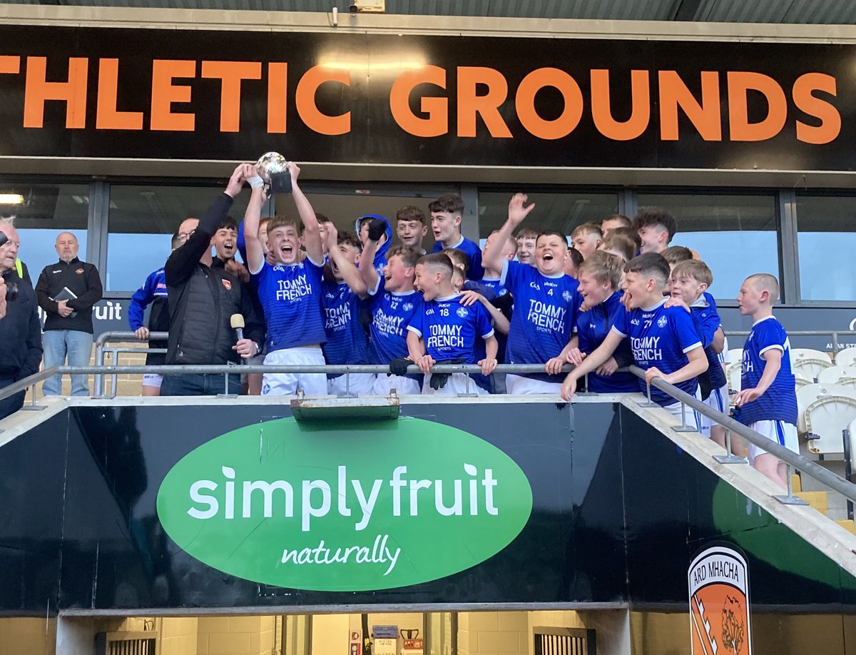 Comhghairdeas to 
Clan Na Gael  in winning the 2024 U14 Div 1 Football Championship.

Presentation made to the winning captain JJ O'Hagan  by Armagh Youth Secretary Daithí O'Brien.

Well done to Armagh Harps in reaching this evenings final.

Thank you to the Armagh Youth Board
